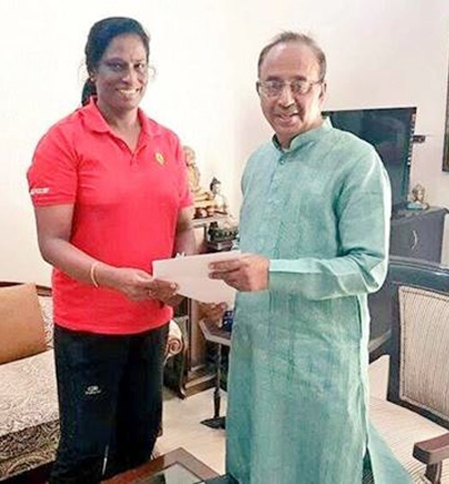 pt usha and sports minister vijay goel