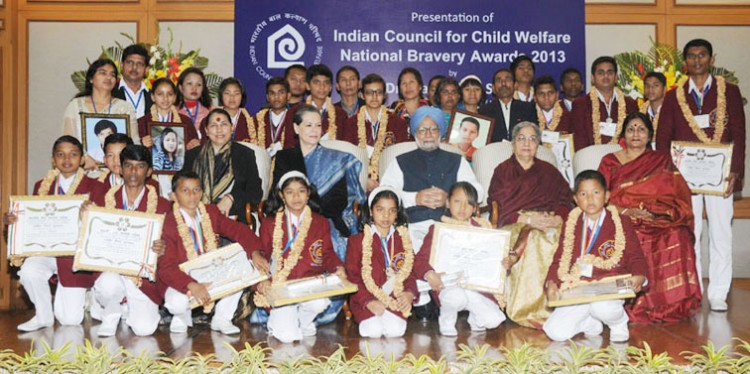 national bravery award, pm manmohan singh with kids
