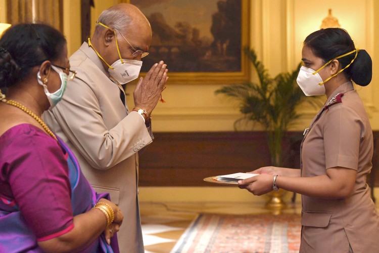 president kovind celebrated raksha bandhan with nurses