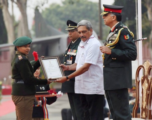 defense minister honors ncc cadets