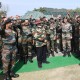 प्रधानमंत्री ने सैनिकों संग मनाई दीपावली