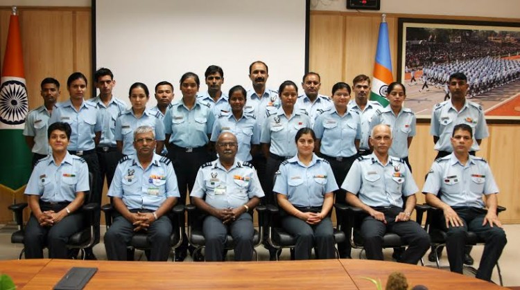 all women cycle expedition team