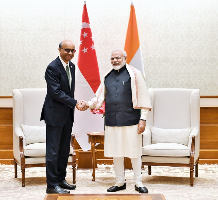 सिंगापुर के वरिष्ठ मंत्री मोदी से मिले