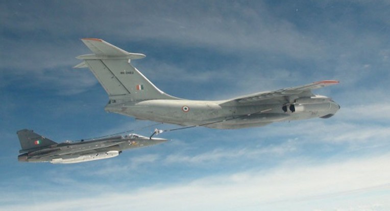 भारतीय वायुसेना हवा में ईंधन भरने में सफल