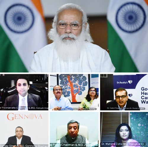 narendra modi interacting with the vaccine manufacturers
