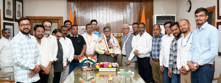 chhattisgarh media delegation meets punjab governor