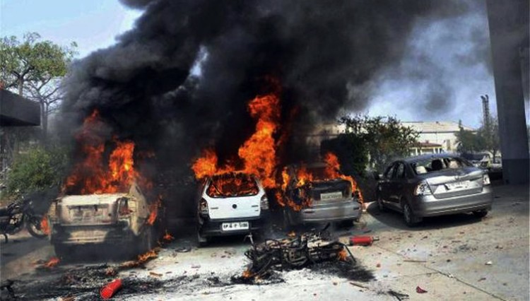 violence in noida