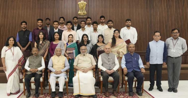 vice president's message to budding journalists