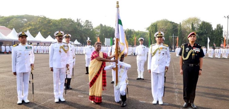 president presented the president's flag to ins dronacharya