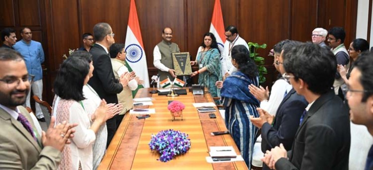 indian information service 23-24 batch trainees met the speaker