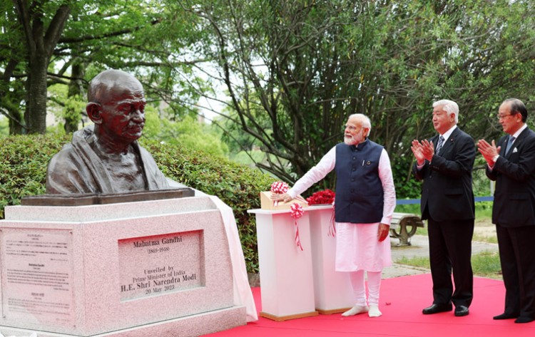 bapu's statue unveiled in hiroshima