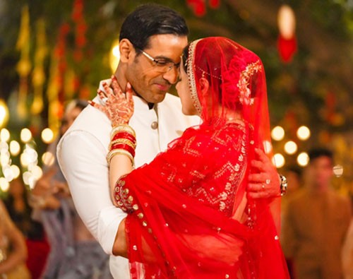 actor john abraham and actress divya khosla kumar