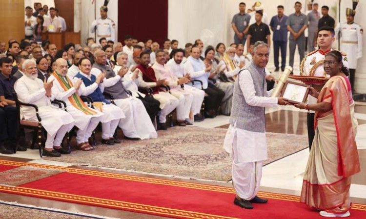 bharat ratna to distinguished personalities
