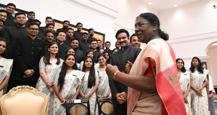 income tax trainees' inspiring meeting with president draupadi murmu