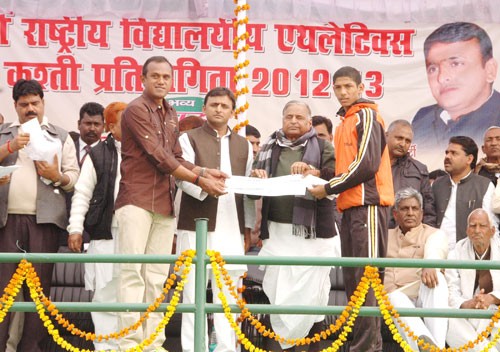 akhilesh yadav and mulayam singh