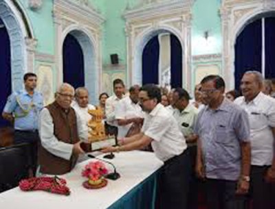 the governor ram naik met shrimadbhagvat family