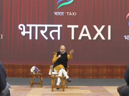 amit shah interacted with bharat taxi charioteer