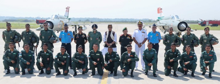 decommissioned air force mig-21 given grand farewell in chandigarh