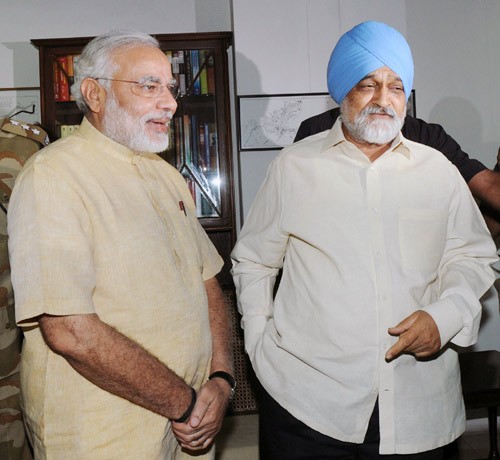 narendra modi and montek singh ahluwalia