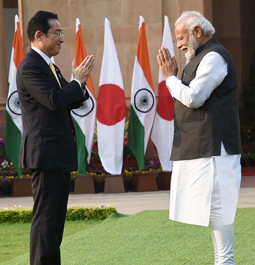 pm of japan fumio kishida and pm narendra modi
