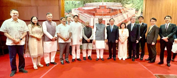 om birla's meeting with the parliamentary delegation to japan