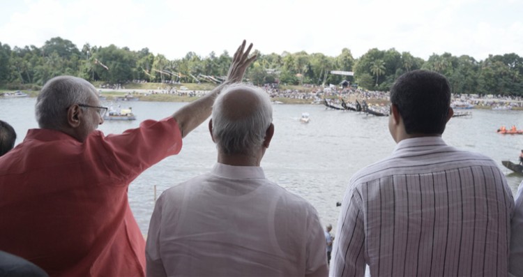 aranmula uthrittathi vallamkali begins on the pamba river
