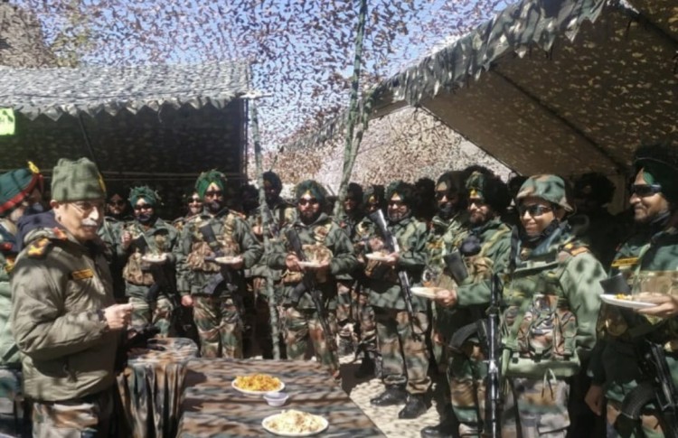 army chief went to siachen and east ladakh