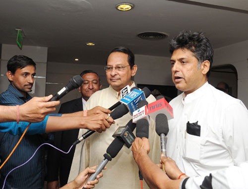 manish tewari and hasanul haq inu