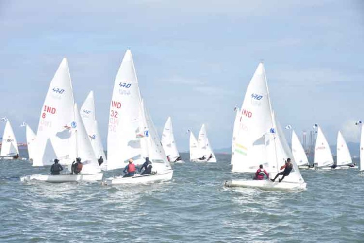 biggest intra-navy boat race in mumbai