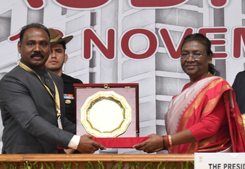president draupadi murmu appreciated the contribution of auditors