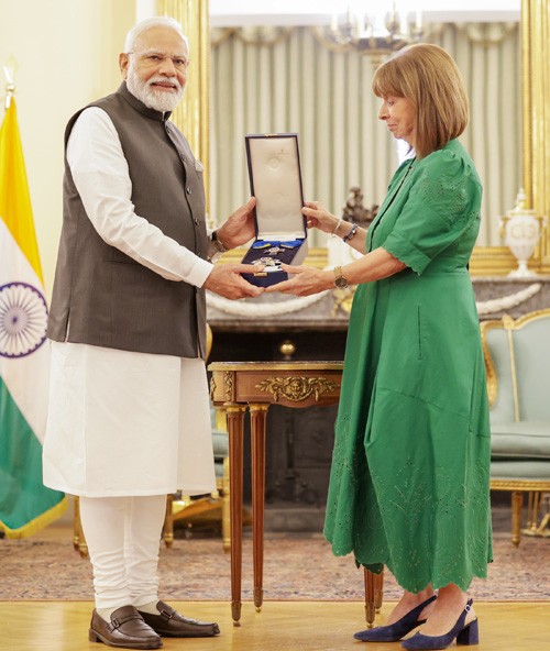 grand honor of prime minister narendra modi in greece