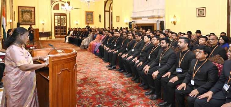 president motivates civil servants
