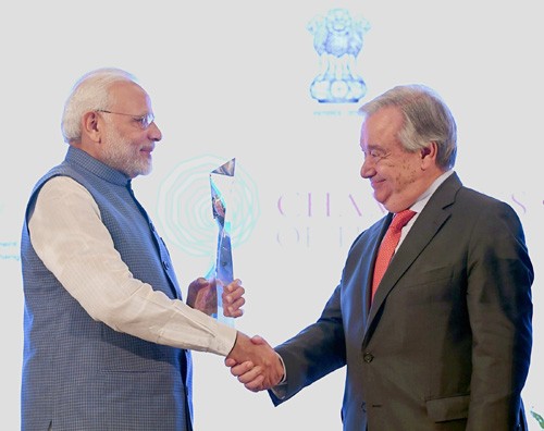 pm narendra modi and  un general secretary