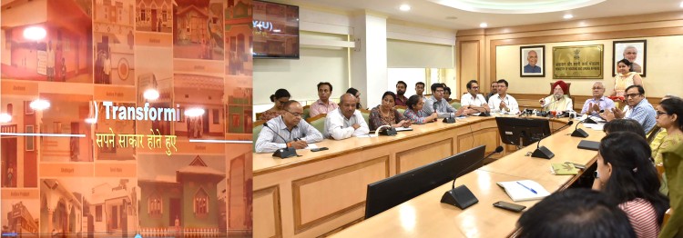 hardeep singh puri launching a video on the progress of pradhan mantri awas yojana