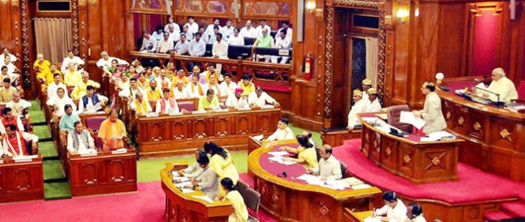 cm yogi adityanath ka lokabhavan mein jeeesatee par vidhaayakon kelie prabodhan
