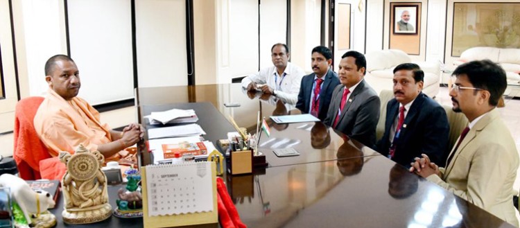 dalit entrepreneurs meet cm on invitation to join trade fair