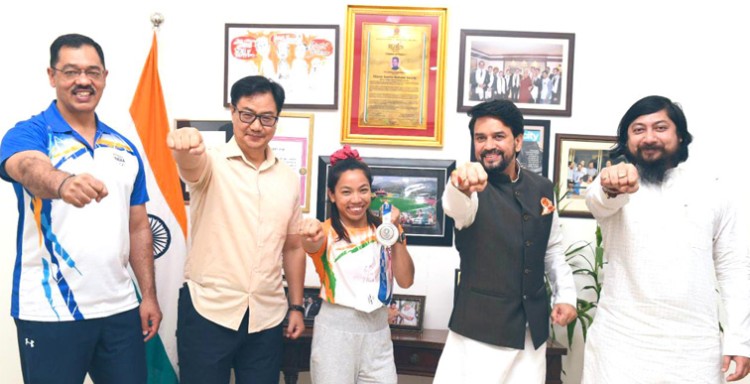 mirabai chanu welcomed like a hero on her return to india