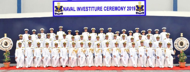 admiral sunil lanba in a group photograph with the awardees, at the investiture ceremony