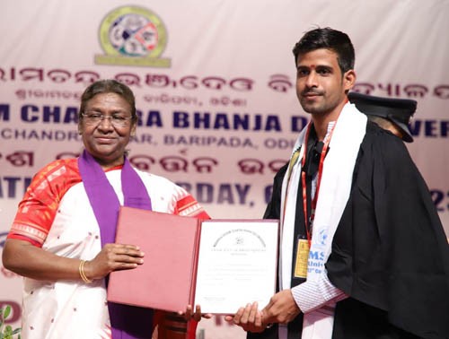 president confers honorary degrees on meritorious students