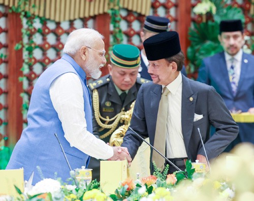 pm narendra modi with sultan in brunei