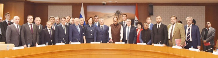 venkaiah naidu interacting with the russian parliamentary delegation