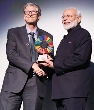 pm modi receives global goalkeeper award