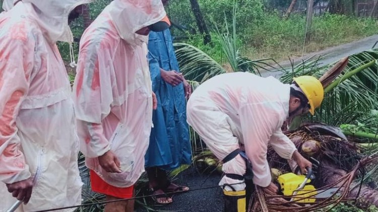 ndrf rescue workers during the cyclone fani landfall in odisha