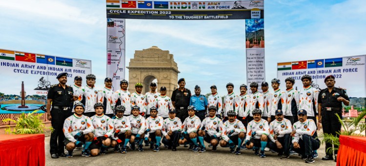 army's cycling campaign starts from delhi to dras