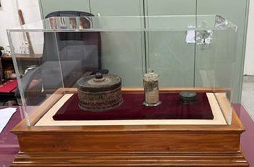 exhibition of the sacred devnimori relics of lord buddha in sri lanka