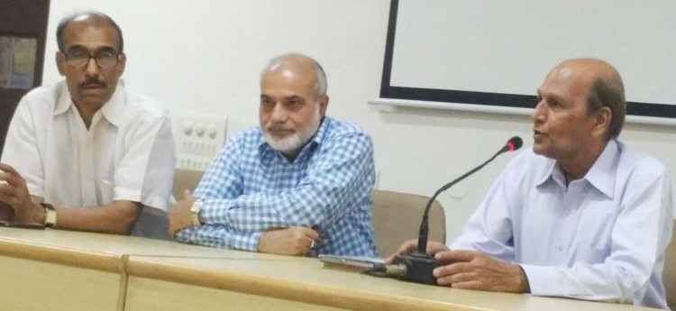 meet the author of the hindi department of delhi university program