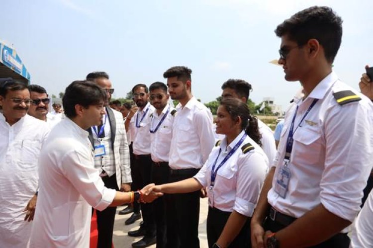 gift of flying training institutes to khajuraho