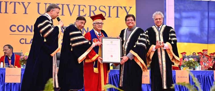 convocation ceremony of amity university noida