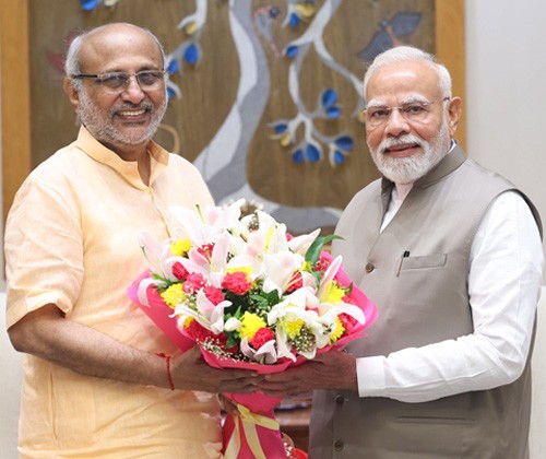 chandrapuram ponnuswamy radhakrishnan and pm narendra modi