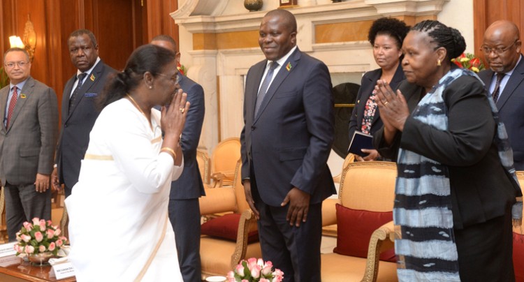 draupadi murmu welcomes mozambican mps